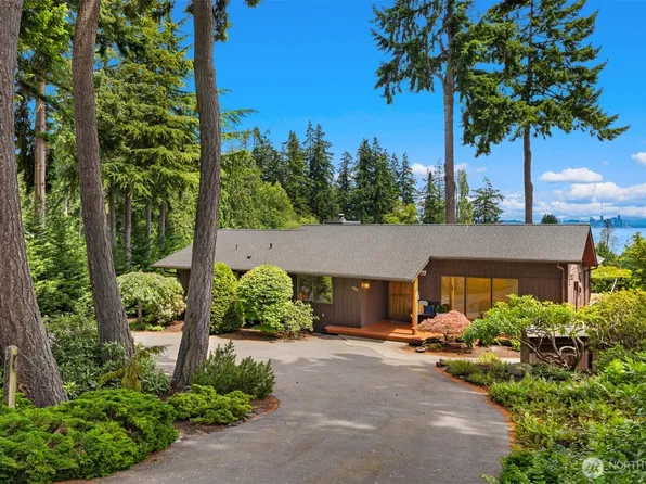 9793 NE Murden Cove Drive, Bainbridge Island, WA 98110