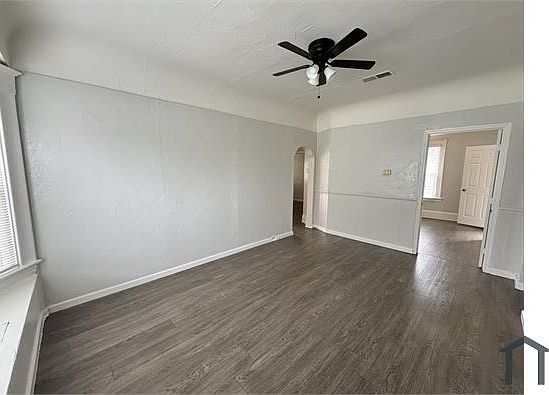 3rd image of 1475 Ford Ave