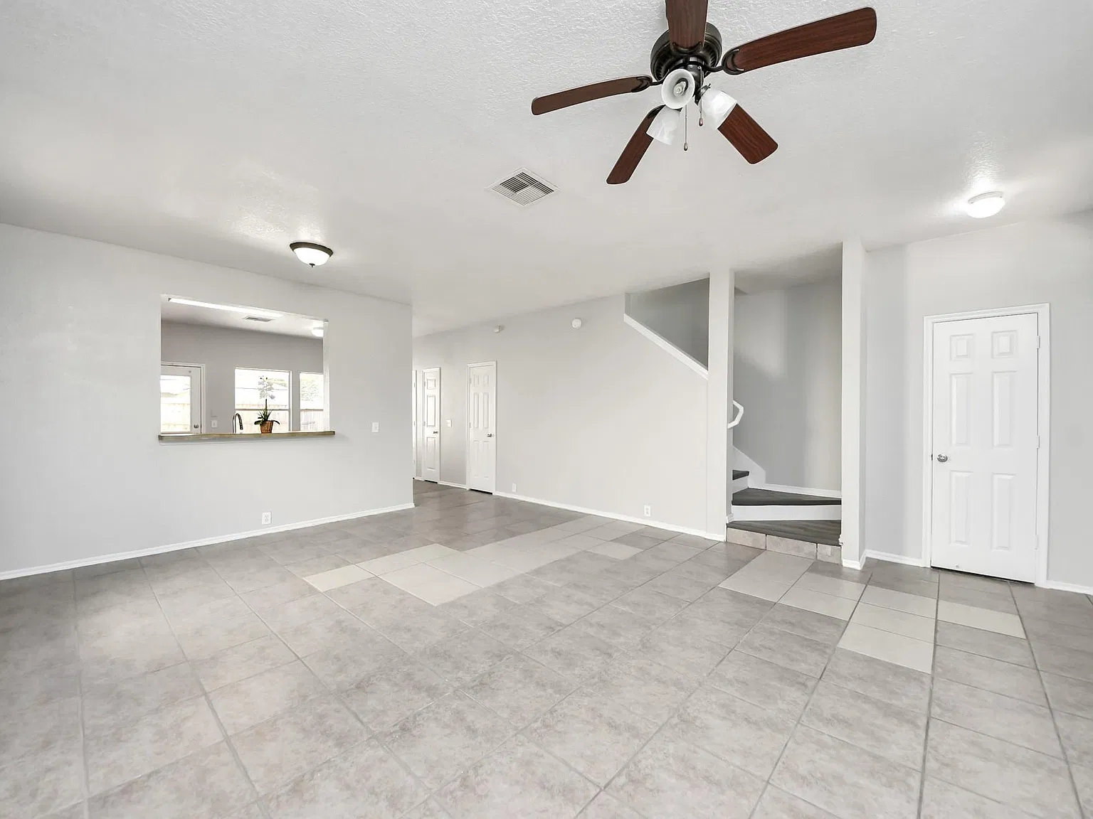3 bed, 2.5 bath, 1490 sqft, $1,800 — Photo 4