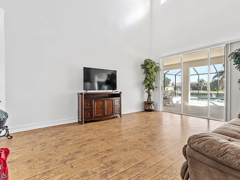 3101 SW 26th Pl — Photo 22