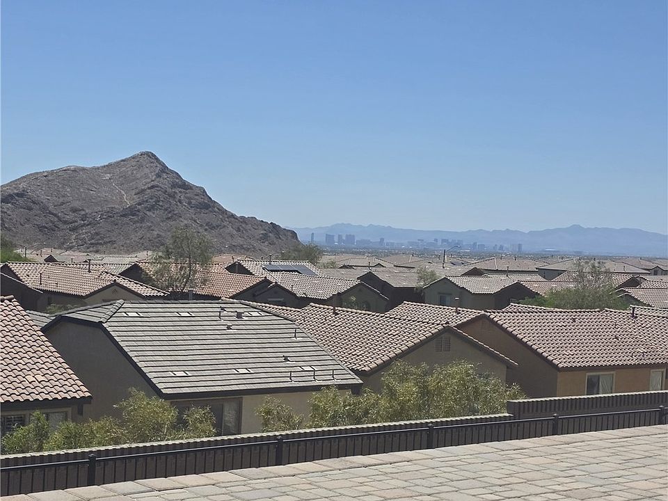 2nd image of 4732 Amazing View St