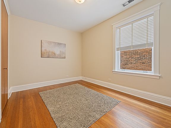 4th image of 448 W Wrightwood Ave APT 2