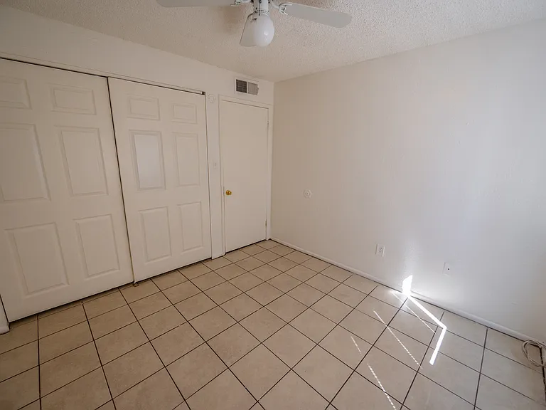 6528 W Windsor Ave — Photo 12