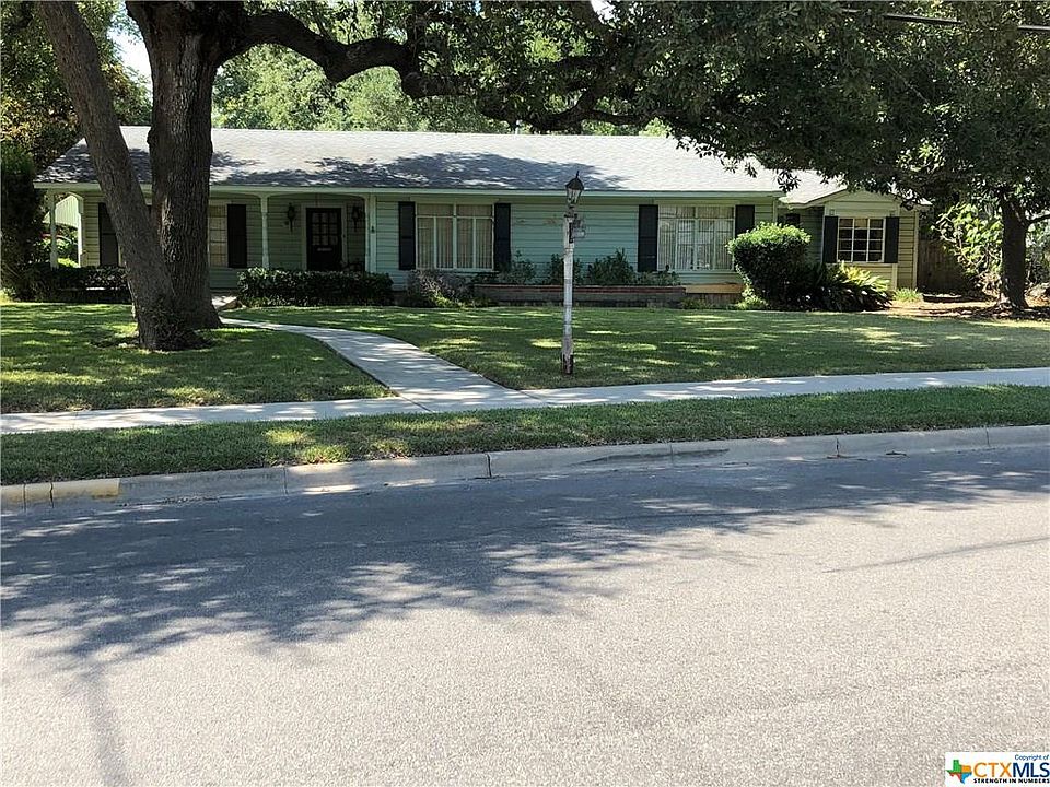 1st image of 628 W San Antonio St