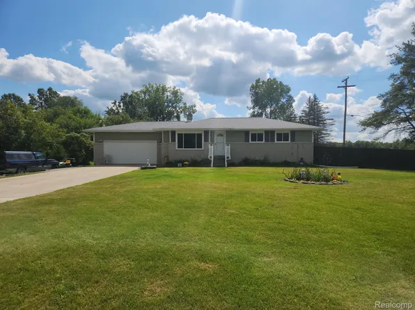 10890 Talladay Rd, Willis, MI 48191