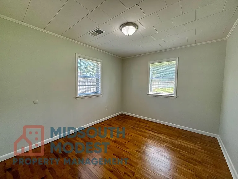 211 Tech St — Photo 14