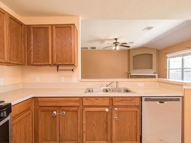 745 Rusk Rd — Photo 12