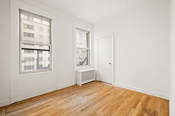 Bedroom, photo 1