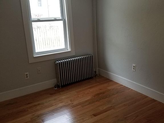 Back bedroom (view 2)