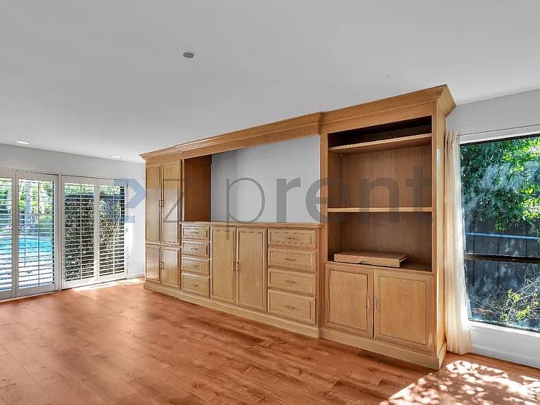 617 Hove Ct — Photo 45