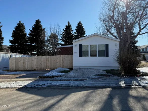 4303 Patriot Dr, Bismarck, ND 58503