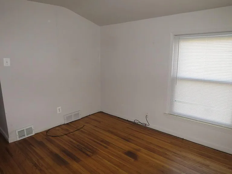 24622 Cloverlawn St — Photo 27