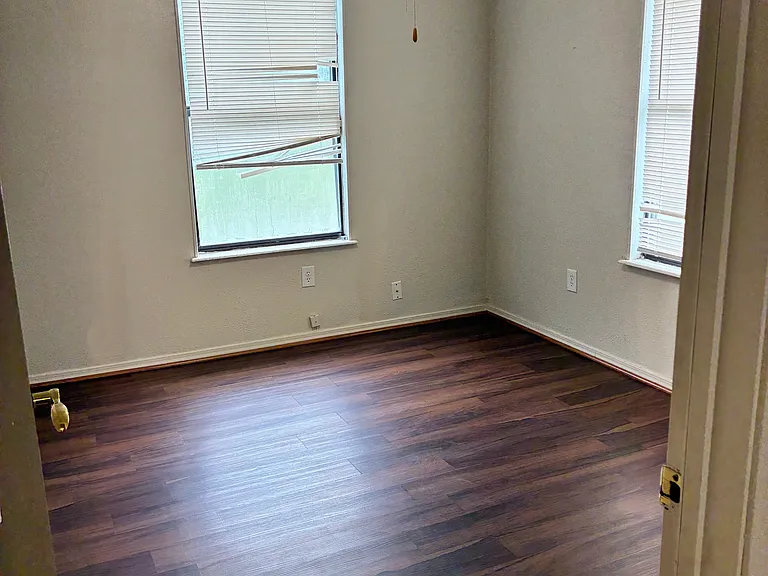 1213 Florence St — Photo 19