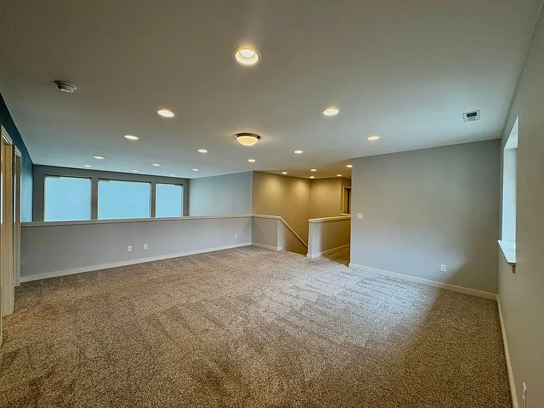 5726 Solana Ln NE — Photo 23