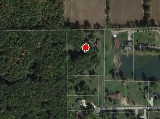 6424 Alamo Ct, Tecumseh, MI 49286