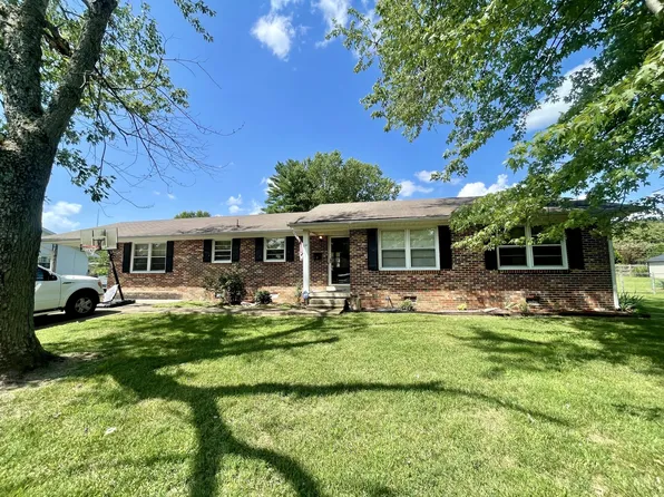 504 9th St, Lawrenceburg, TN 38464