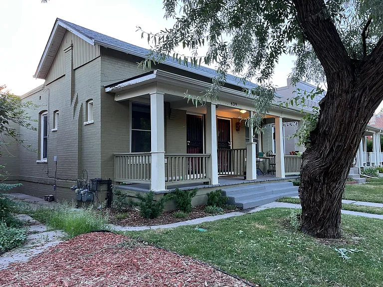 439 N Emerson St — Photo 2