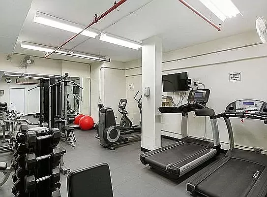 Rented by R New York | media 9