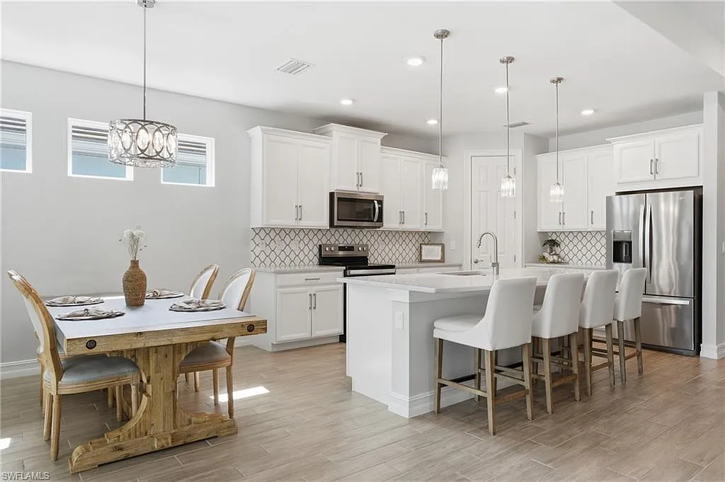 3 bed, 4.0 bath, 2256 sqft, $4,500 — Photo 4