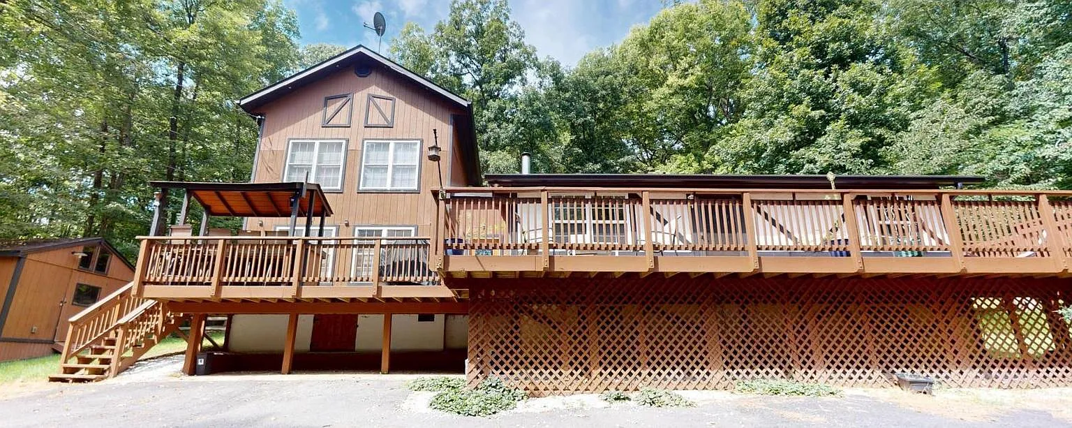 3 bed, 3.0 bath, 1600 sqft, $3,900 — Photo 3