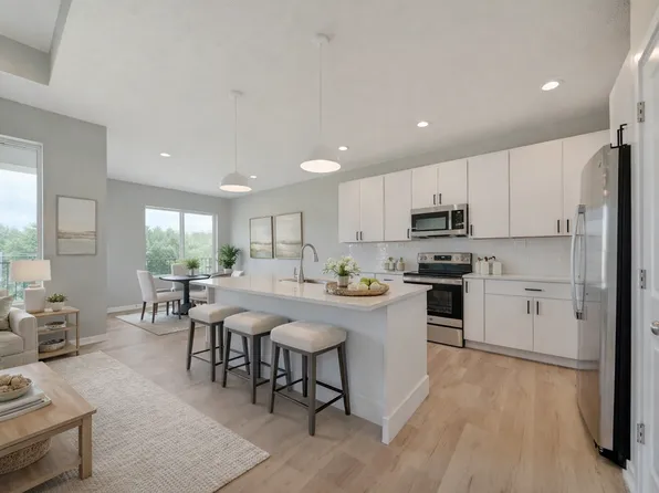 8926 S 42nd St, Lincoln, NE 68516