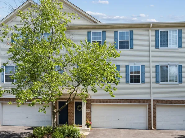 1797 Indian Hill Ln, Aurora, IL 60503