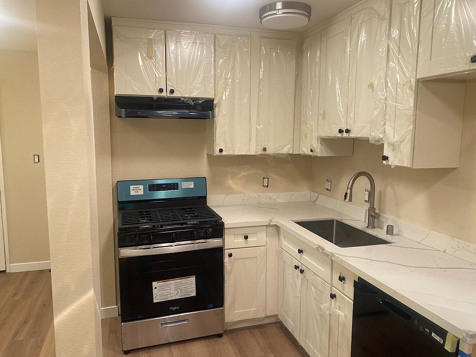 1st image of 360 S Clover Ave