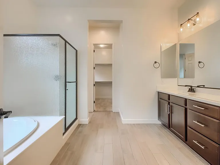 1005 E Paseo Way — Photo 41