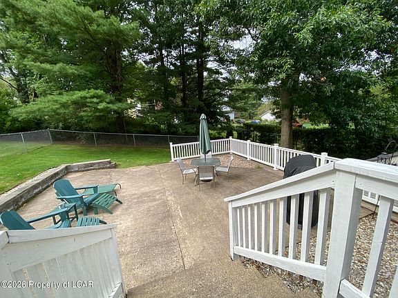 3rd image of 7 Willow St