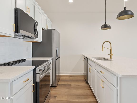 3rd image of 128 Frontier Ln