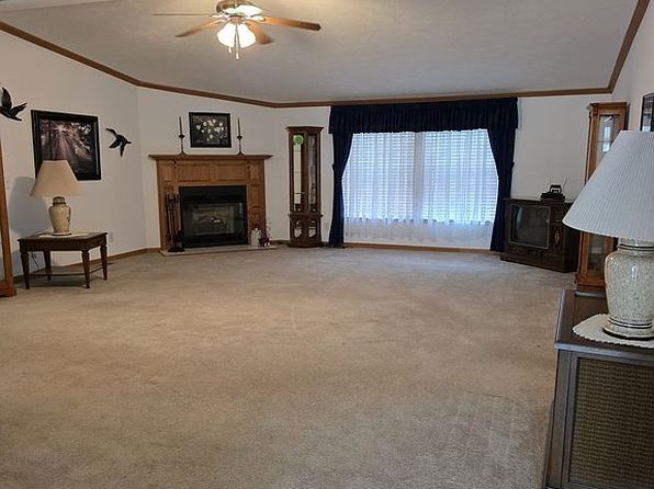 371 Pin Oak Cir