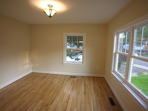 4th image of 6721 Westlawn Dr