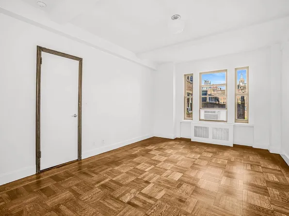 24 Fifth Avenue image 3 of 18