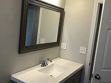 256 Carpenter St #1 — Photo 3