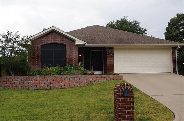 1st image of 350 River Oaks Ln