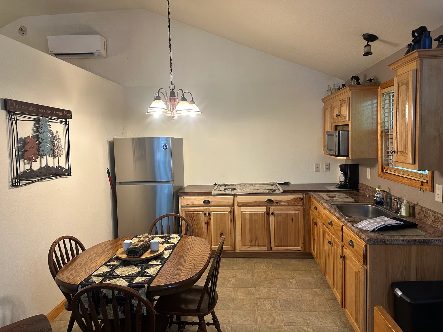 1 bed, 676 sqft, $1,300 — Photo 2