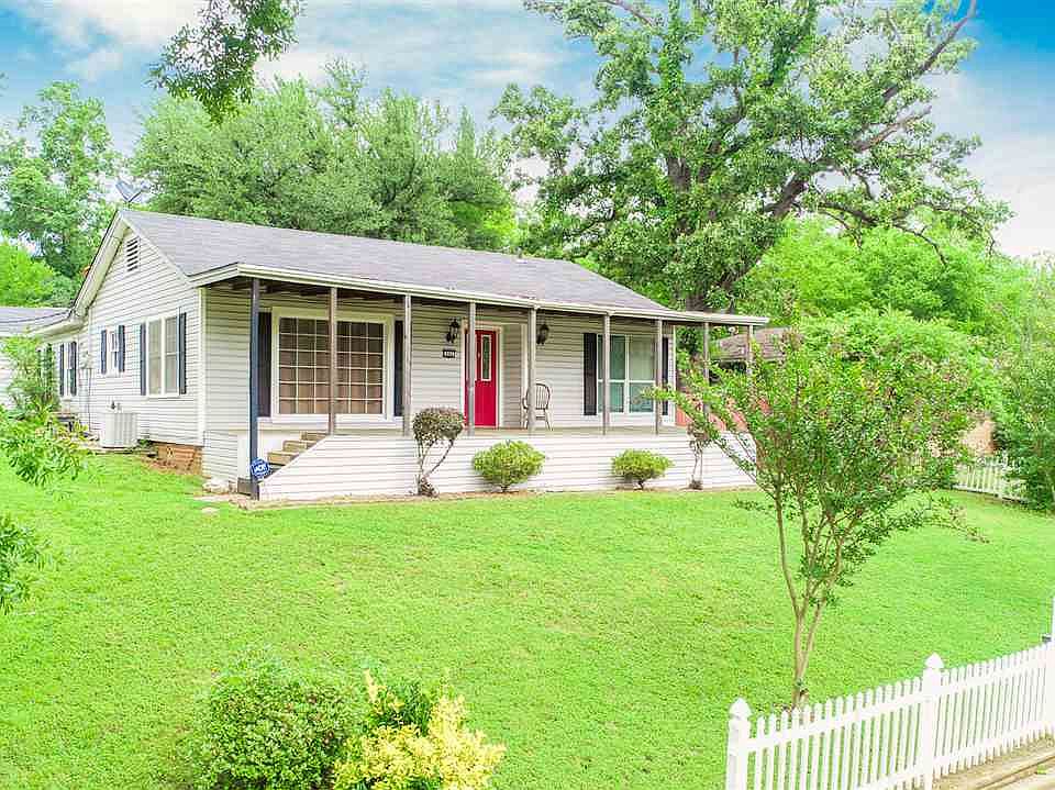 1st image of 404 Jeanette Ave