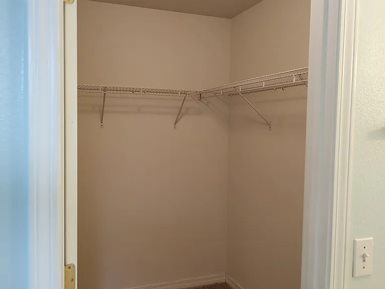 1050 Antigua Cir — Photo 9