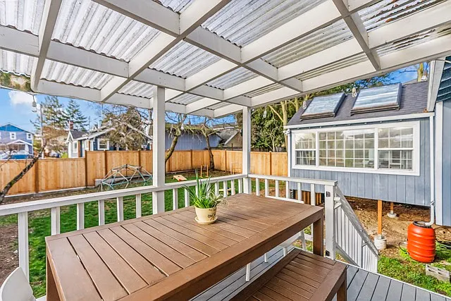 Dine al fresco on the covered outdoor patio