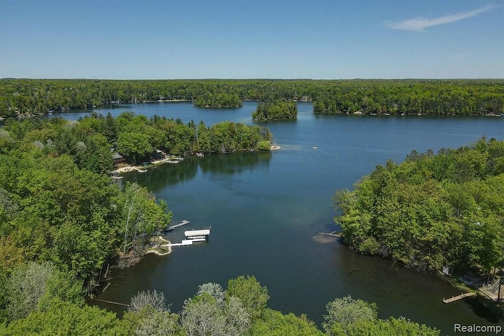 4197 Lakeview Trl E, Traverse City, MI 49696 MLS 20230042742 Zillow