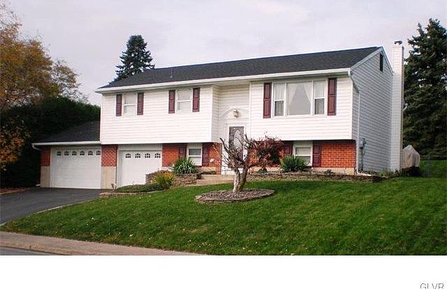 1st image of 619 E 9th St