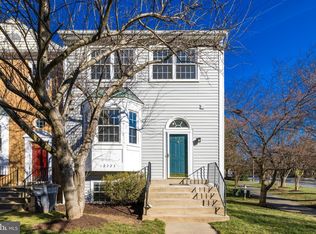 12323 Field Lark Ct, Fairfax, VA 22033