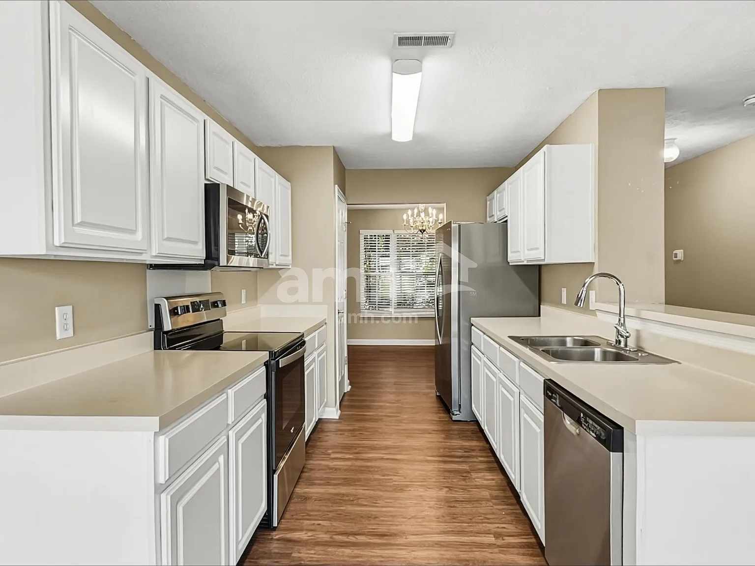 3 bed, 2.5 bath, 1833 sqft, $2,435 — Photo 4