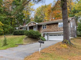 6 Wicklow Pl, Lewiston, ME 04240
