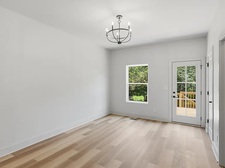 104 Norman Ln #100 — Photo 16
