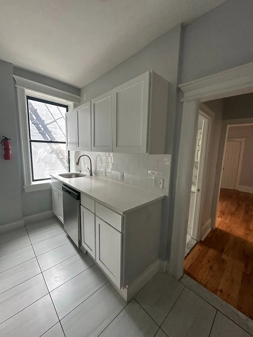 525 - Golden Crest 525 60th Street, LLC — Photo 1