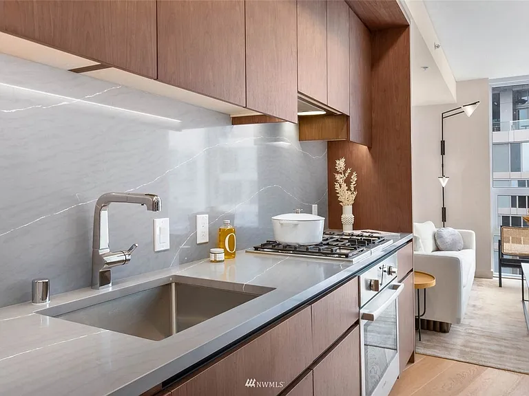 121 Stewart St #1002 — Photo 8