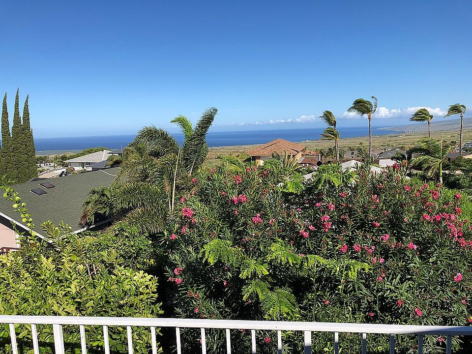 Full length deck with ocean view