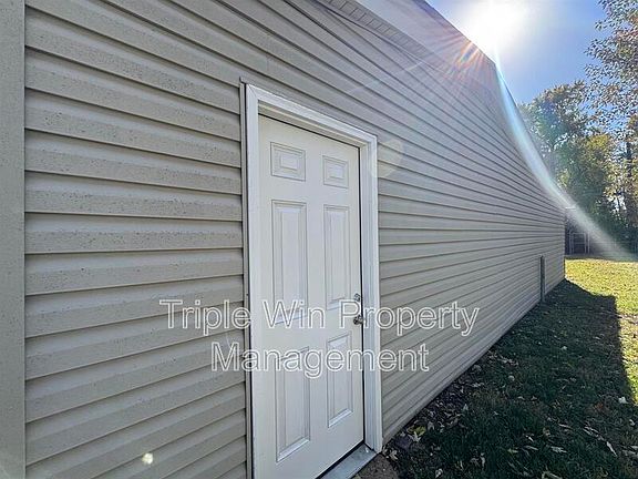 3rd image of 1240 Pamela Dr
