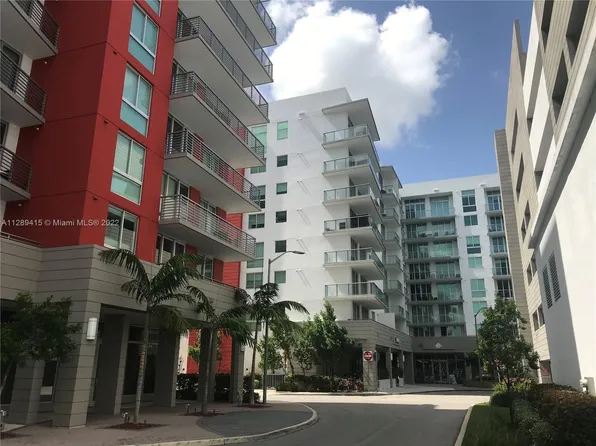 7661 NW 107th Ave APT 702, Doral, FL 33178